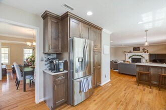5624 Kemp Ln in Burke, VA - Building Photo - Building Photo