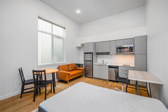Thirty-One Apartments in Seattle, WA - Building Photo - Interior Photo