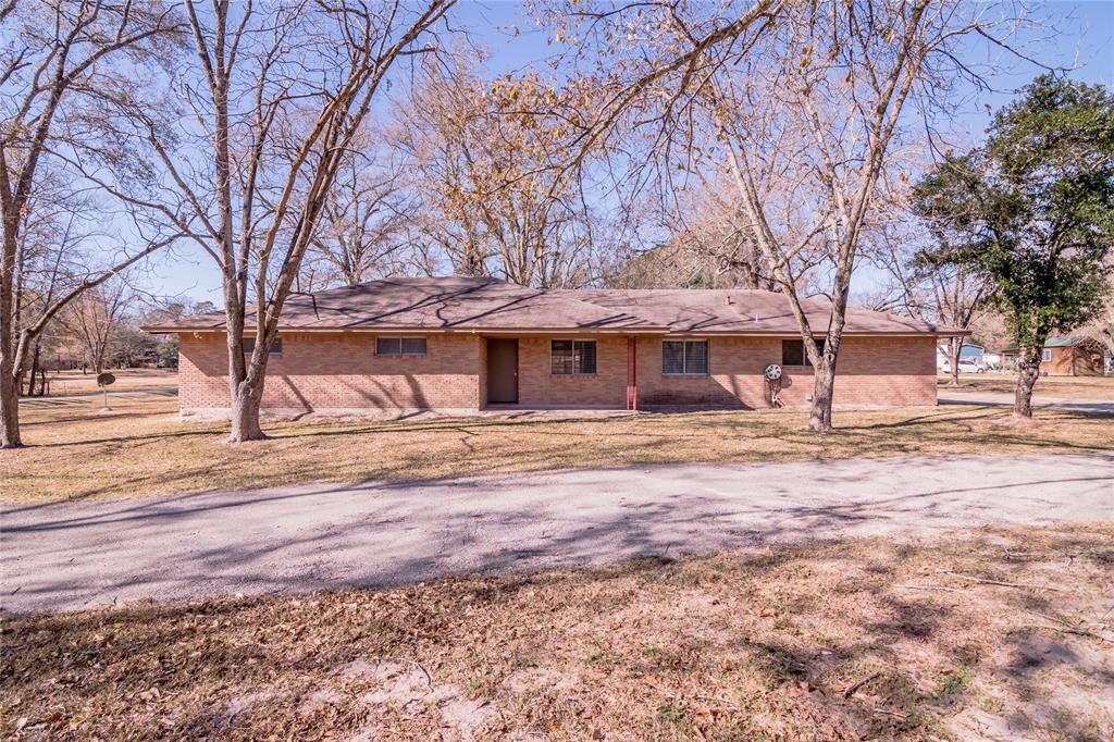 365 FM247 in Huntsville, TX - Building Photo