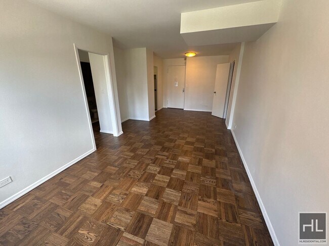 EAST 63 STREET in New York, NY - Building Photo - Building Photo
