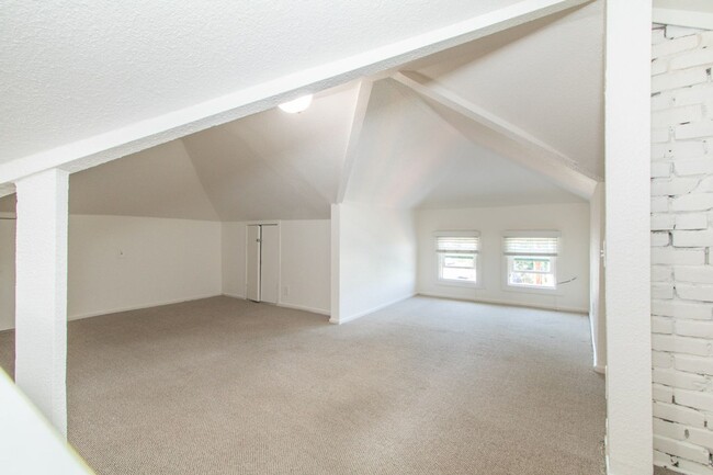 2208 Julian Ave in San Diego, CA - Building Photo - Building Photo