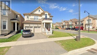 43 Hoxton Rd in Brampton, ON - Building Photo
