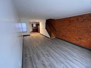 825 E Madison St in Philadelphia, PA - Building Photo - Building Photo