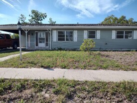 4470 Cynthia Ln in Spring Hill, FL - Building Photo