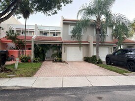 10099 NW 43rd Terrace in Doral, FL - Building Photo