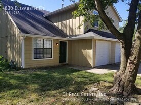 830 Elizabeth Ct in Liberty, MO - Building Photo