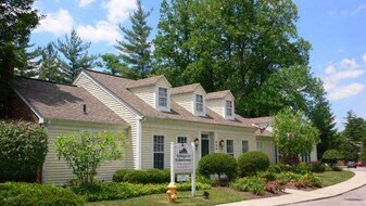 Village of Coldstream in Cincinnati, OH - Building Photo