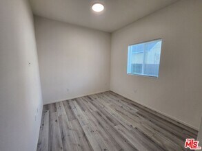 1120 E 25th St in Los Angeles, CA - Building Photo - Building Photo