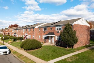Morrisville Meadows in Morrisville, PA - Building Photo
