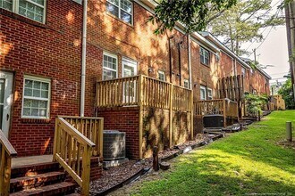 2440 Bragg Blvd in Fayetteville, NC - Foto de edificio - Building Photo