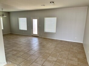 3756 Loma Jacinto in El Paso, TX - Building Photo - Building Photo
