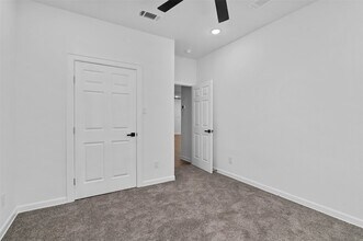 2006 Throckmorton St in Gainesville, TX - Foto de edificio - Building Photo
