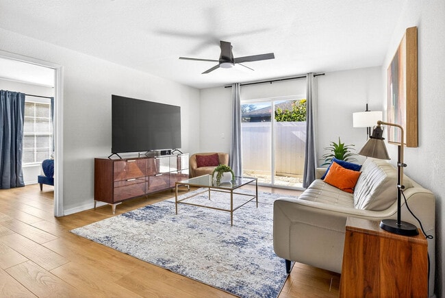 310 W Warren Ave in Tampa, FL - Building Photo - Building Photo