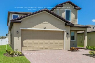 747 Carlyle Wy in Fort Pierce, FL - Building Photo - Building Photo