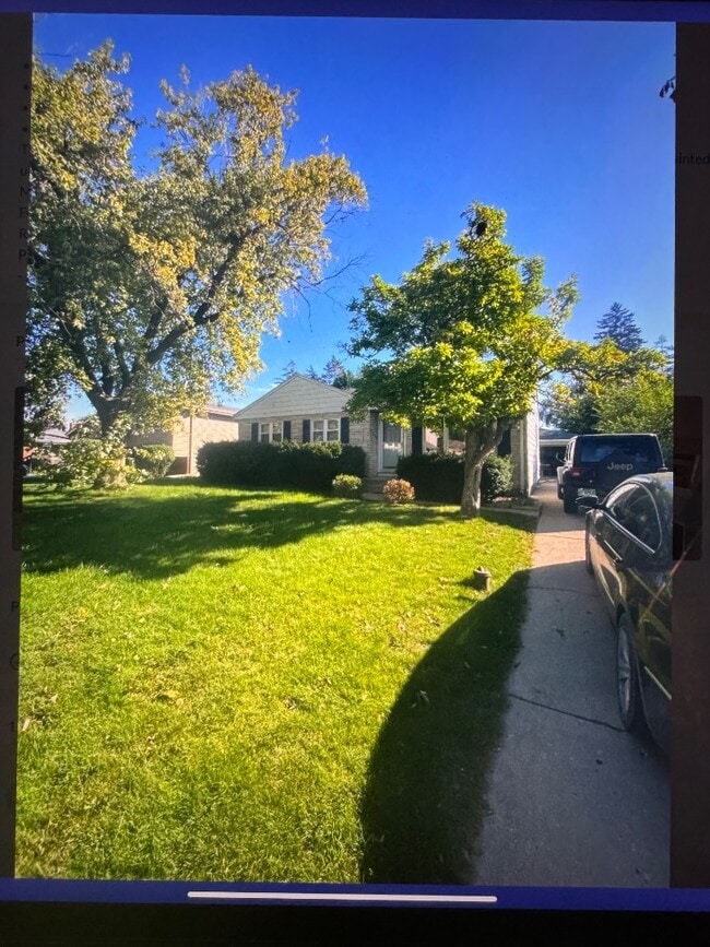 property at 607 N Kenilworth Ave