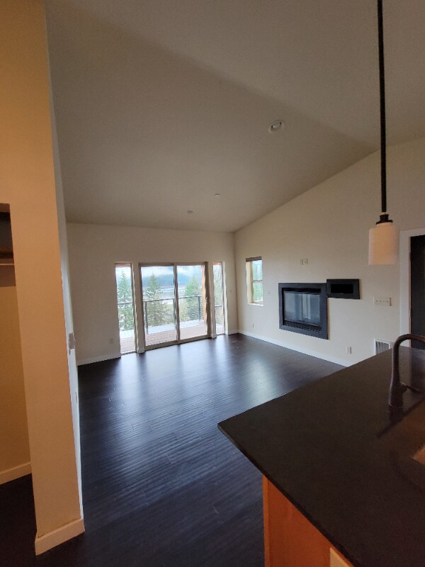 6308 Lake Pointe Wy in Sweet Home, OR - Building Photo - Building Photo