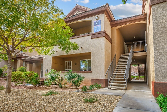 property at 231 W Horizon Ridge Pkwy
