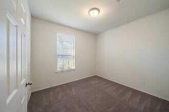 2055 Lost Timbers Dr in Conroe, TX - Building Photo - Building Photo