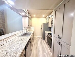 105 Brentwood Dr in New Braunfels, TX - Building Photo - Building Photo