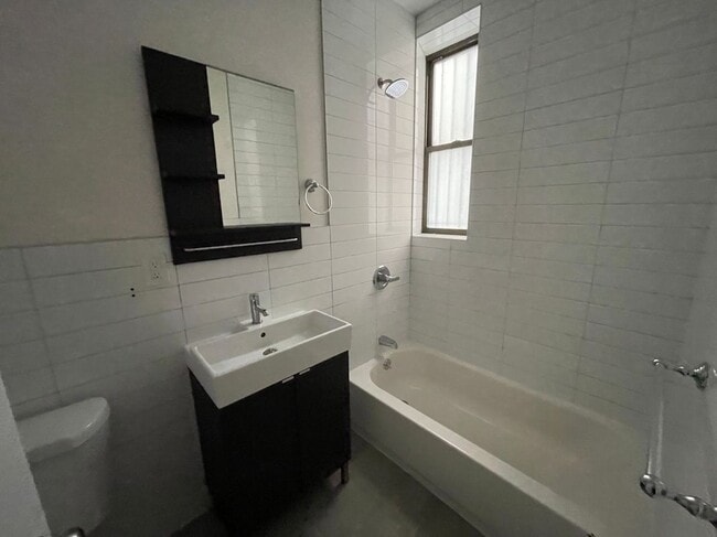 312 W 121st St in New York, NY - Building Photo - Building Photo