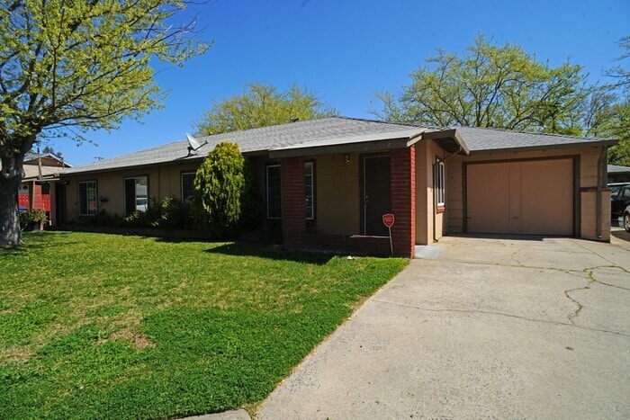 4020 George Rd in Carmichael, CA - Building Photo