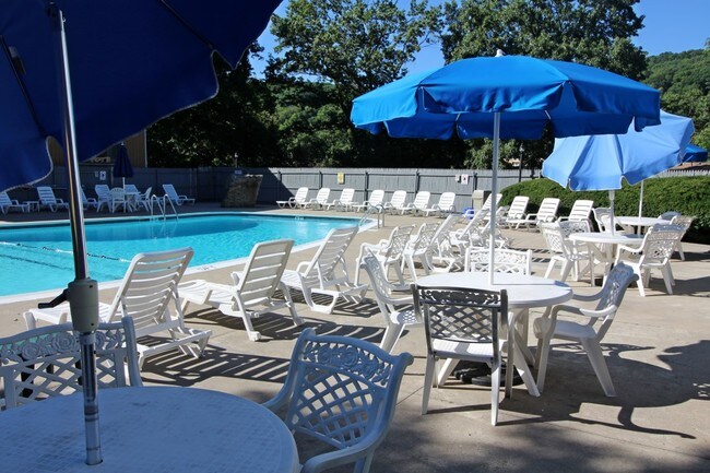 Horizon Homes in Naugatuck, CT - Foto de edificio - Building Photo