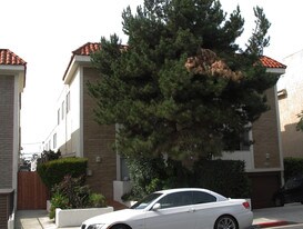 The Windsor House in Santa Monica, CA - Building Photo