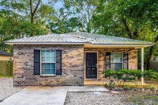 2140 Thomas Ct in Jacksonville, FL - Building Photo