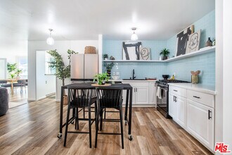 9950 Durant Dr in Beverly Hills, CA - Building Photo - Building Photo