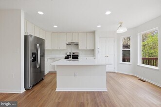 14666 Seasons Dr in Centreville, VA - Building Photo - Building Photo