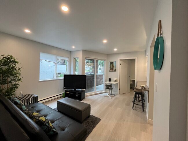 2239 1st Av W in Vancouver, BC - Building Photo - Building Photo