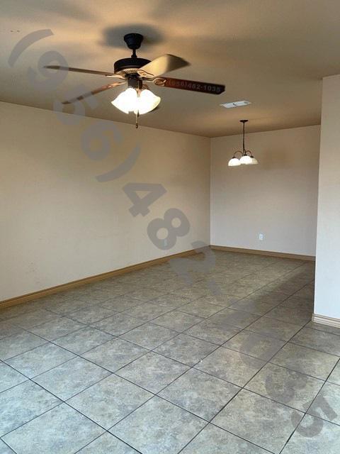 5610 Doc Sigi Perez Loop in Laredo, TX - Building Photo - Building Photo