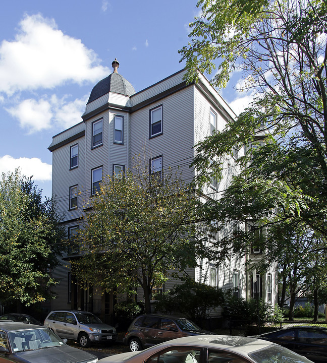 58-64 Norfolk St in Cambridge, MA - Building Photo