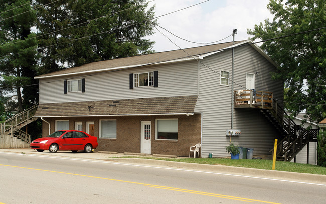 4783 Big Tyler Rd in Charleston, WV - Foto de edificio - Building Photo