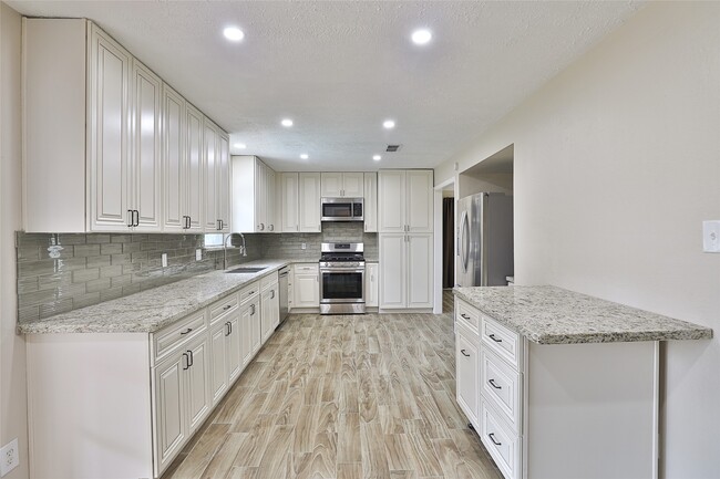 property at 2706 Stetson Ln