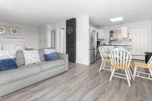 5700 Bonita Beach Rd SW in Bonita Springs, FL - Building Photo