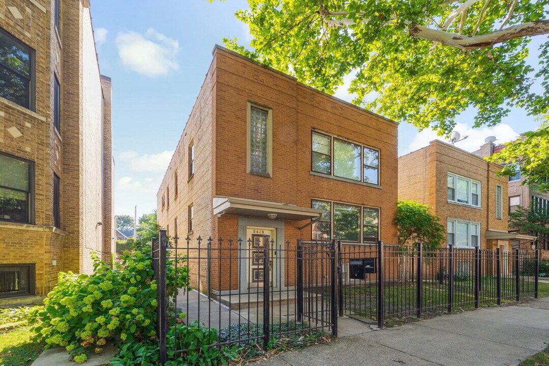 5429 N Kimball Ave in Chicago, IL - Building Photo