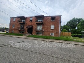 1300 Oakwood Ave in Louisville, KY - Building Photo