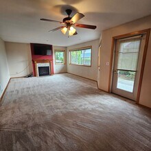 26325 Illinois Ave NE in Kingston, WA - Building Photo - Building Photo