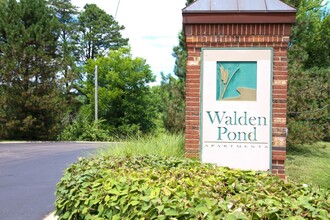 Walden Pond in High Ridge, MO - Foto de edificio - Building Photo