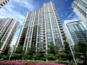 The Broadway II Condominium in Toronto, ON - Building Photo - Building Photo