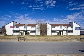 4501 Yorkshire Dr in Fort Smith, AR - Foto de edificio - Building Photo