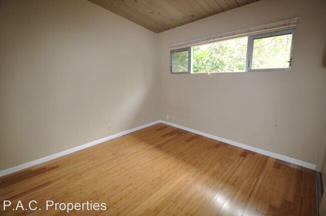 121 W Arrellaga St in Santa Barbara, CA - Building Photo - Building Photo