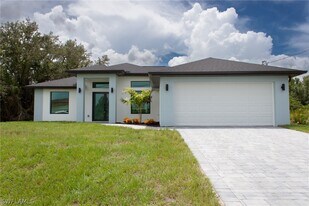 3214 18th St SW in Lehigh Acres, FL - Building Photo