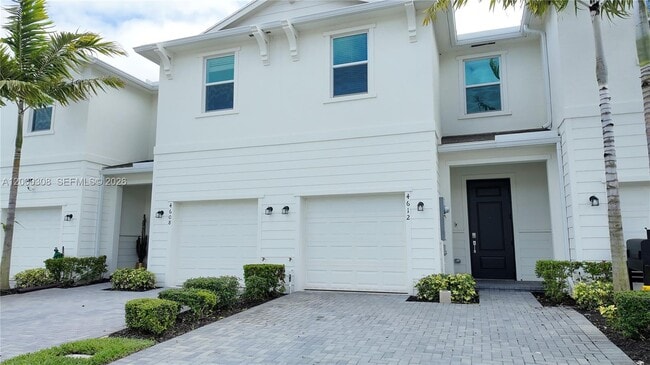 property at 4612 Hollister Ave