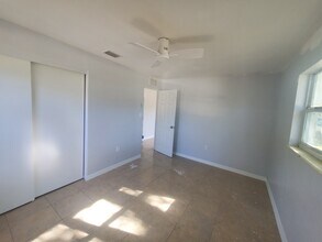 9319 91st Terrace in Seminole, FL - Building Photo - Building Photo