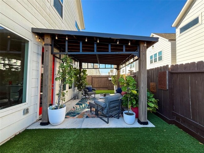 4402 Bora Bora Ln in Houston, TX - Building Photo - Building Photo