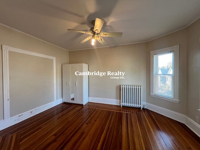 33 Wheatland St, Unit 3 in Somerville, MA - Foto de edificio - Building Photo