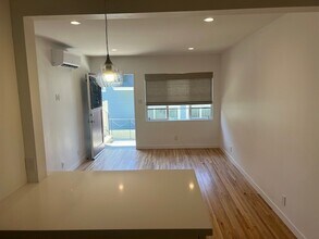 1014 1/2 Hyperion Ave, Unit 1014 12 Hyperion Ave. in Los Angeles, CA - Building Photo - Building Photo