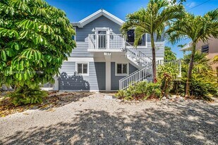 129 Nautilus Dr in Islamorada, FL - Building Photo